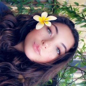 Meet your Posher, Kathia